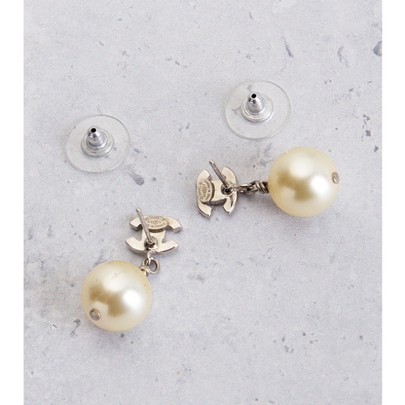 Chanel Pearl Drop Earrings - Picture 4 of 6